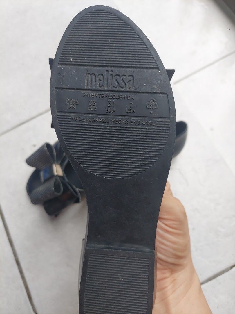 Melissa Sandals for Girls (Category: Babies & Kids Fashion) located in Muntinlupa City. Submitted by mildz9 (Listing ID 1397045570, Image 3). Description: Melissa Footwear for Girls Size USA 2/ EUR 33 Rfs: Outgrown by my daughter.