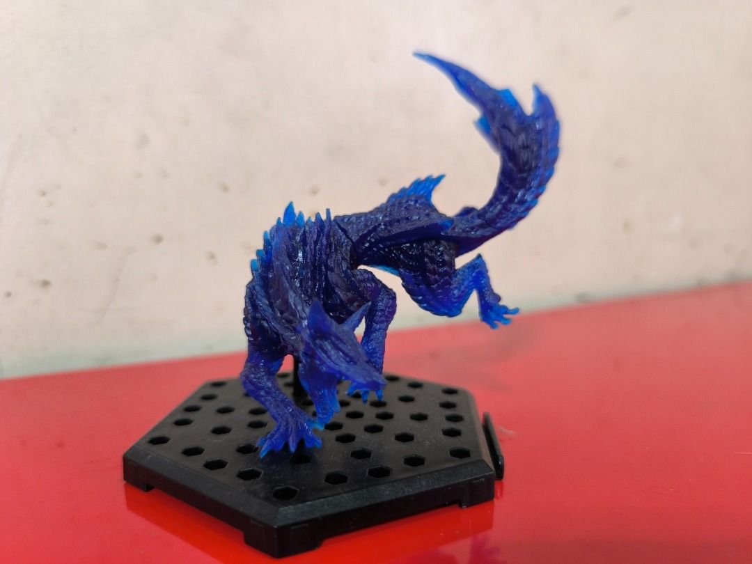 Monster Hunter Lunagaron Figure (Category: Figurines & Statues) located in Manila. Submitted by extraricecollectibles (Listing ID 1397156910, Image 2). Description: MONSTER HUNTER FIGURE BUILDER - Features a detailed, blue design. - Dynamic pose. - Stands on a black hexagonal base. - Perfect for Monster Hunter collectors..