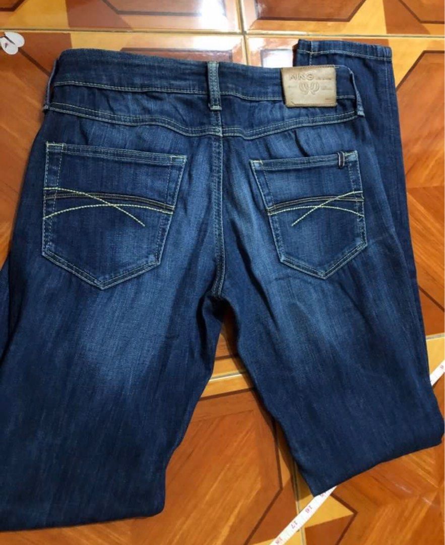 original mango jeans pants (Category: Jeans) located in Mandaluyong City. Submitted by bmorig (Listing ID 1397185376, Image 2). Description: fit 26/27 alam mo nama po size mo. nandyan na po details.