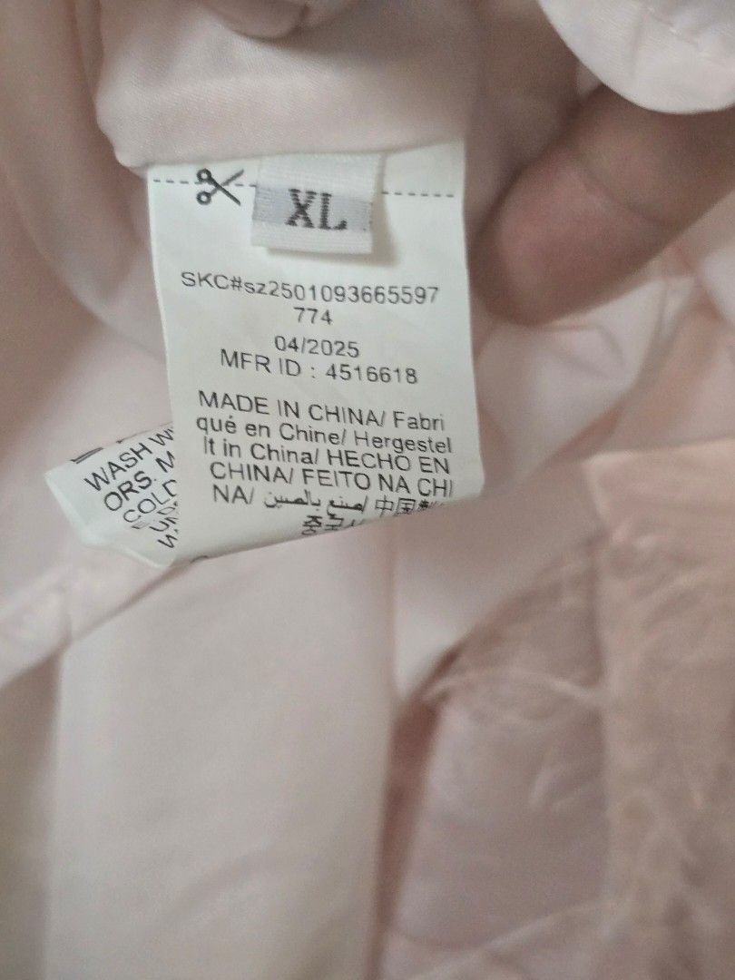 Ostrich Fur Dress (Category: Evening dresses & gowns) located in Navotas City. Submitted by declutteringwithkc (Listing ID 1397054252, Image 3). Description: Used once only Party long dress Size L to Xl Bought in Shein app.