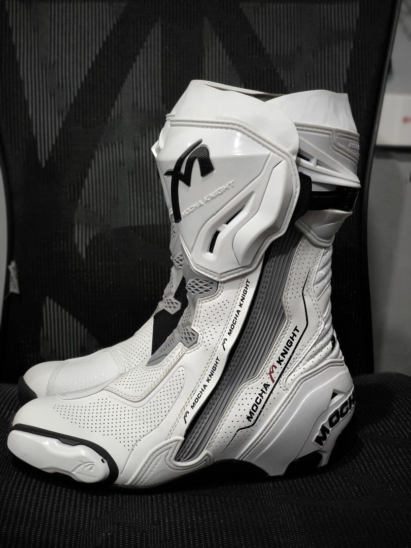 Riding Boots (Category: Boots) located in Marikina City. Submitted by johnzilla (Listing ID 1397072424, Image 2). Description: For Sale MK Riding Boots (Same Quality ng Alpinestar Supertech, just different brand) Price: 19,500 pesos Size: 42 (fitted sa US 9, 10 and 10.5) big size Brandnew condition, fitted lang. Location: Marikina #Dainese #Alpinestar #RidingBoots.