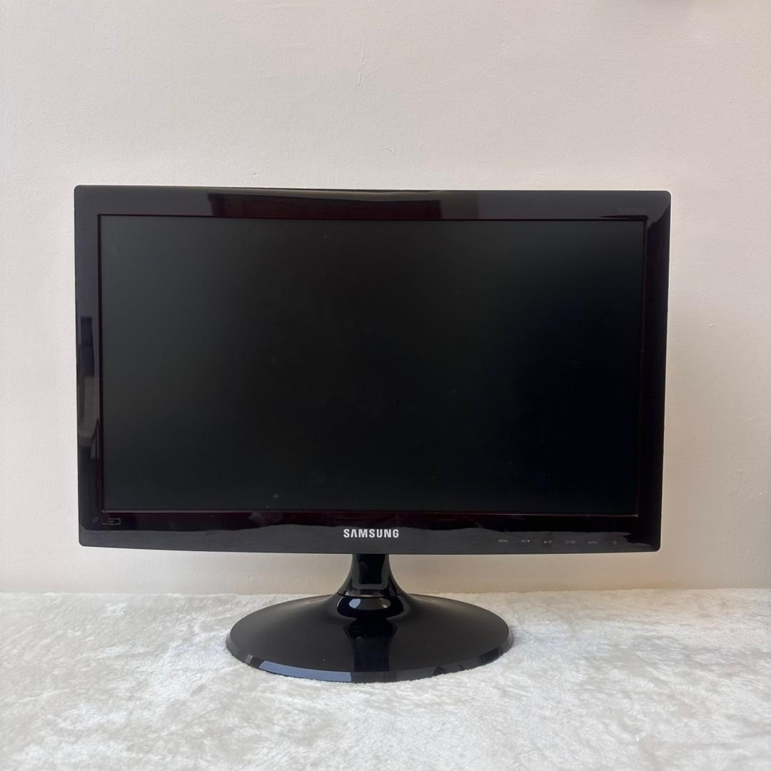 SAMSUNG 20 INCH S20D300H MODEL, Computers & Tech, Parts & Accessories ...