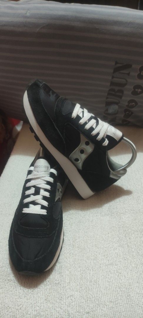 Saucony Jazz Original Black Sneakers (Category: Sneakers) located in Taguig. Submitted by ilymacshop (Listing ID 1397207668, Image 2). Description: - Saucony Jazz Original sneakers - US 6 UK 5 Euro 38.5 CM 23.5 Color: Black with white accents - Features white laces and midsole - Saucony logo visible - good condition + sf - pm me for details - Comfortable for everyday wear.