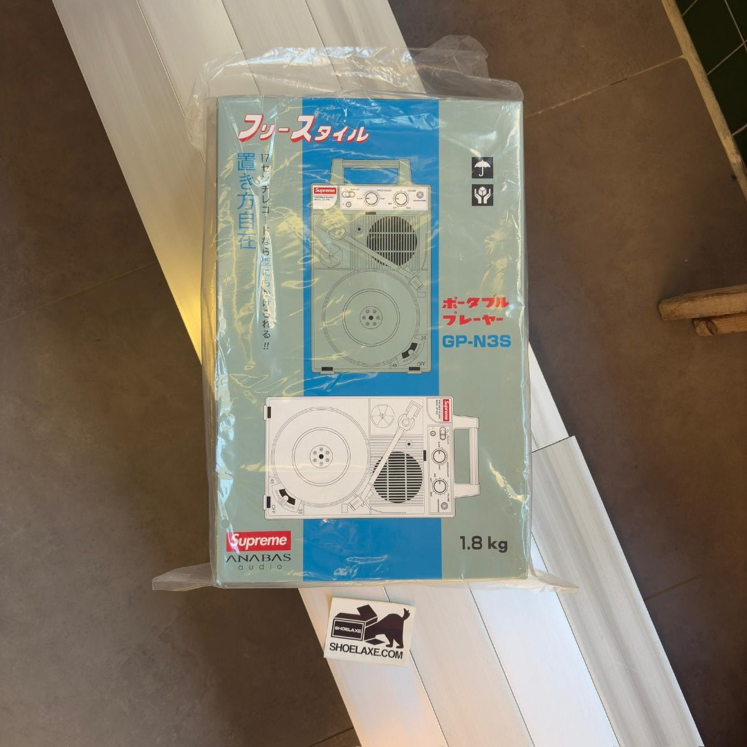 Supreme®/ANABAS Portable Record Player Supreme®/ANABAS GP-N3S