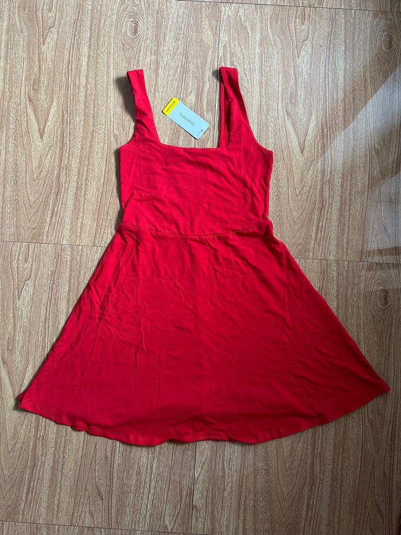 Terranova Red Dress - Size M (Category: Dresses) located in Taguig. Submitted by busybeebea (Listing ID 1397087425, Image 1). Description: - Terranova red dress - Sleeveless design - Square neckline - Size: M - Fitted bodice, flared skirt - Brand new with tags.