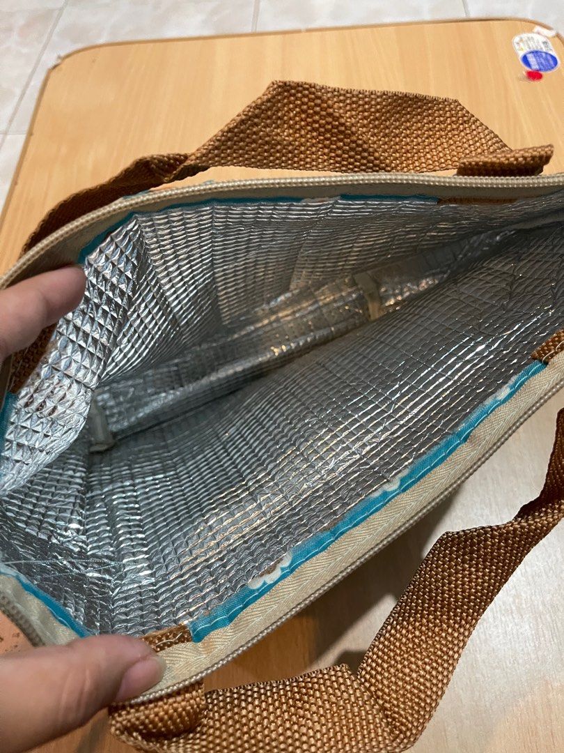 Thermal bag (Category: Food Organization & Storage) located in San Fernando. Submitted by japansurpluselyu (Listing ID 1397157736, Image 2). Description: 12x8.