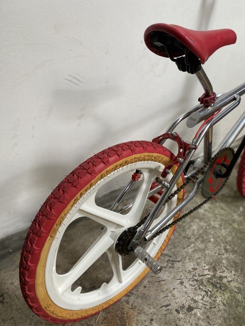Selle BMX Vintage GT7 MBK - NOS (made In France) - Noir Synthétique