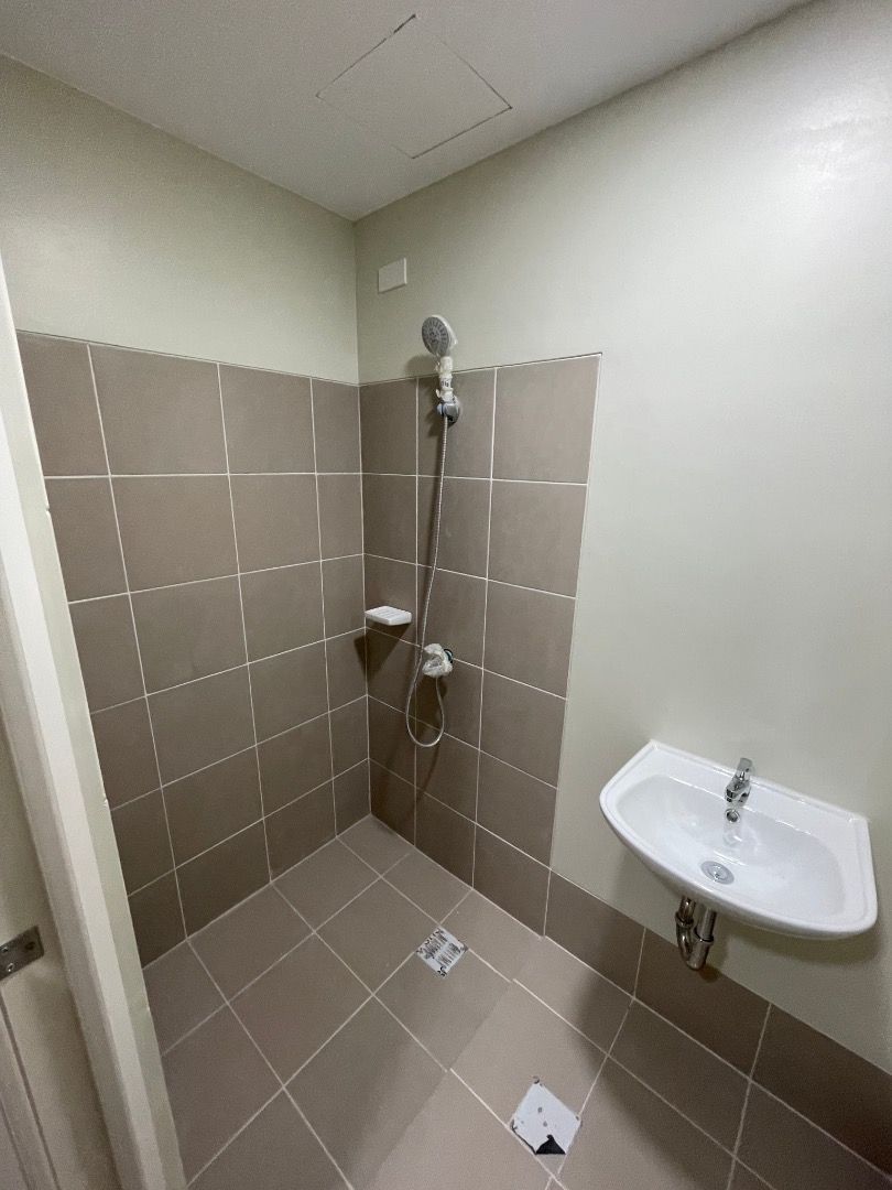 VISTA POINTE KATIPUNAN STUDIO FOR SALE (Category: Apartments & Condos) located in Manila. Submitted by lorin.bindal (Listing ID 1397081213, Image 3). Description: LOCATED ACROSS KATIPUNAN WITH TENNANT .