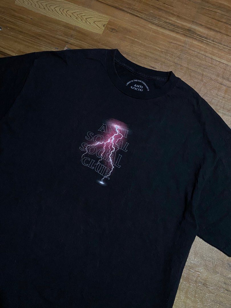 ANTİ SOCIAL SOCIAL CLUB SAVE YOUR TEARS LIGHTNING TEE PINK (Category: Tshirts & Polo Shirts ) located in Cebu City. Submitted by junkloot.ph (Listing ID 1397260451, Image 3). Description: ANTİ SOCIAL SOCIAL CLUB SAVE YOUR TEARS LIGHTNING TEE PINK RARE DESIGN 💎 Size XL W23 L30 Color rate 9/10 Condition 9.5/10 Minimal hairline unnoticeable .