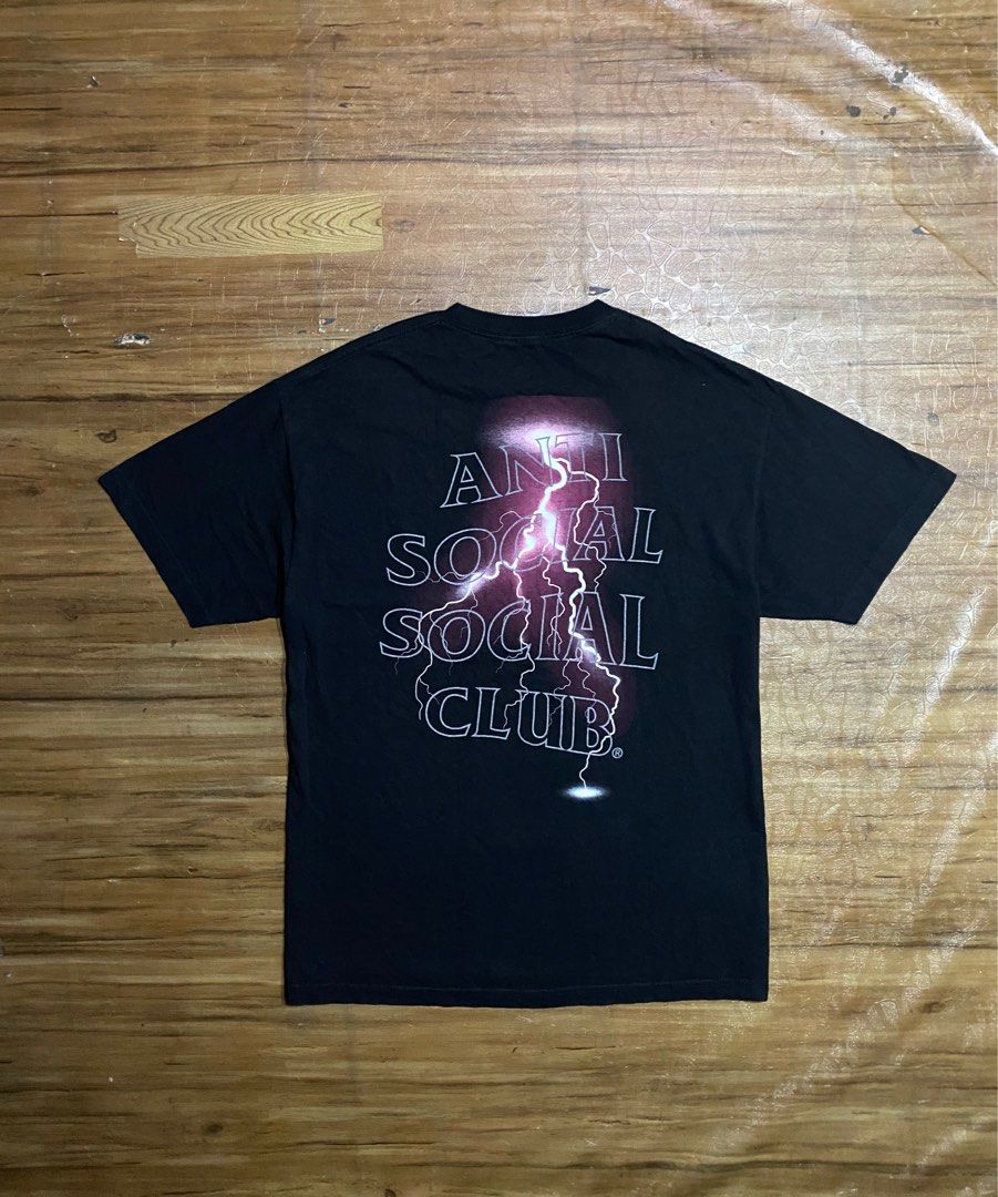 ANTİ SOCIAL SOCIAL CLUB SAVE YOUR TEARS LIGHTNING TEE PINK (Category: Tshirts & Polo Shirts ) located in Cebu City. Submitted by junkloot.ph (Listing ID 1397260451, Image 2). Description: ANTİ SOCIAL SOCIAL CLUB SAVE YOUR TEARS LIGHTNING TEE PINK RARE DESIGN 💎 Size XL W23 L30 Color rate 9/10 Condition 9.5/10 Minimal hairline unnoticeable .