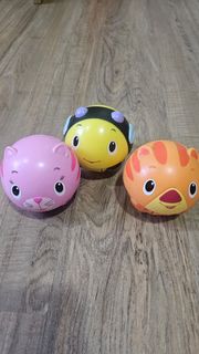 (Category: ) located in . Submitted by kimsbundleandpreloved (Listing ID 1397350384, Image 1). Description: .