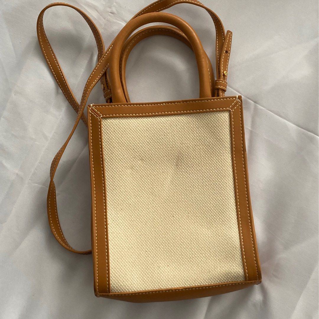 Celine bag (Category: Luxury Bags & Wallets) located in Baguio. Submitted by _mika.d (Listing ID 1397277989, Image 3). Description: .