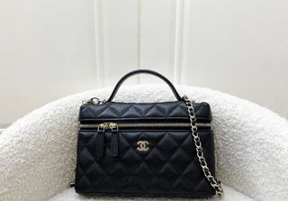 (Category: ) located in . Submitted by luxandchic (Listing ID 1397351335, Image 1). Description: .