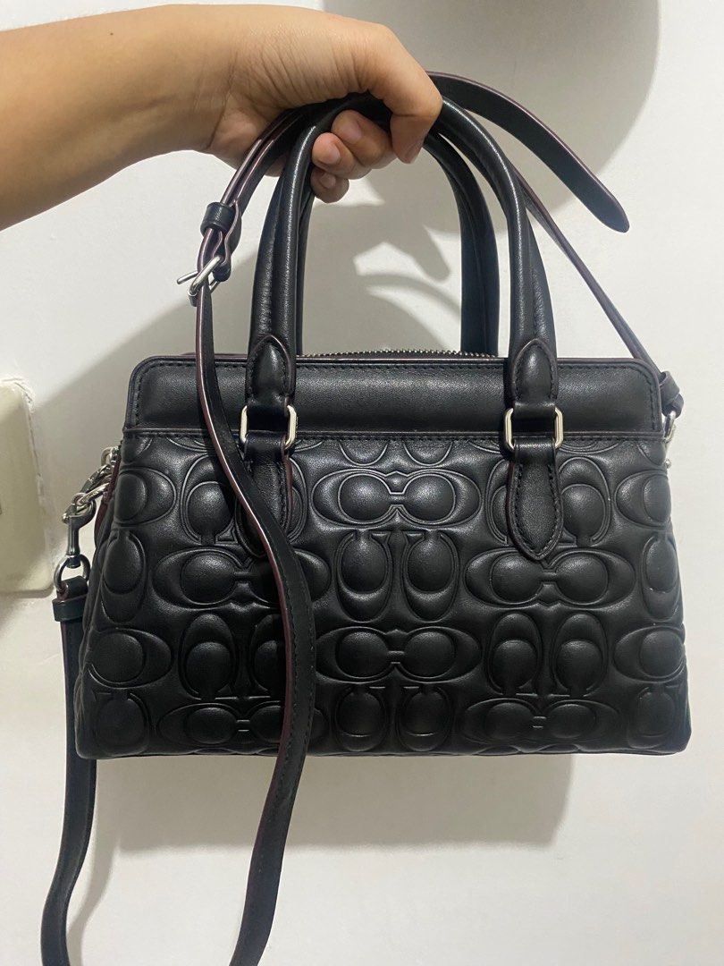Coach Darcie Authentic (Category: Luxury Bags & Wallets) located in Quezon City. Submitted by pula_ (Listing ID 1397249926, Image 2). Description: Selling my Coach Darcie Mini Carryall Used few times only I’m a small handbag girlie Authentic.