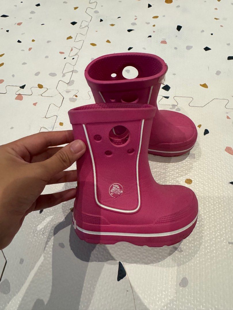 Crocs Rain Boots (Category: Babies & Kids Fashion) located in Quezon City. Submitted by sudo8 (Listing ID 1397232551, Image 1). Description: Size: C7.
