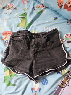 (Category: ) located in . Submitted by belbel92 (Listing ID 1397257581, Image 1). Description: .