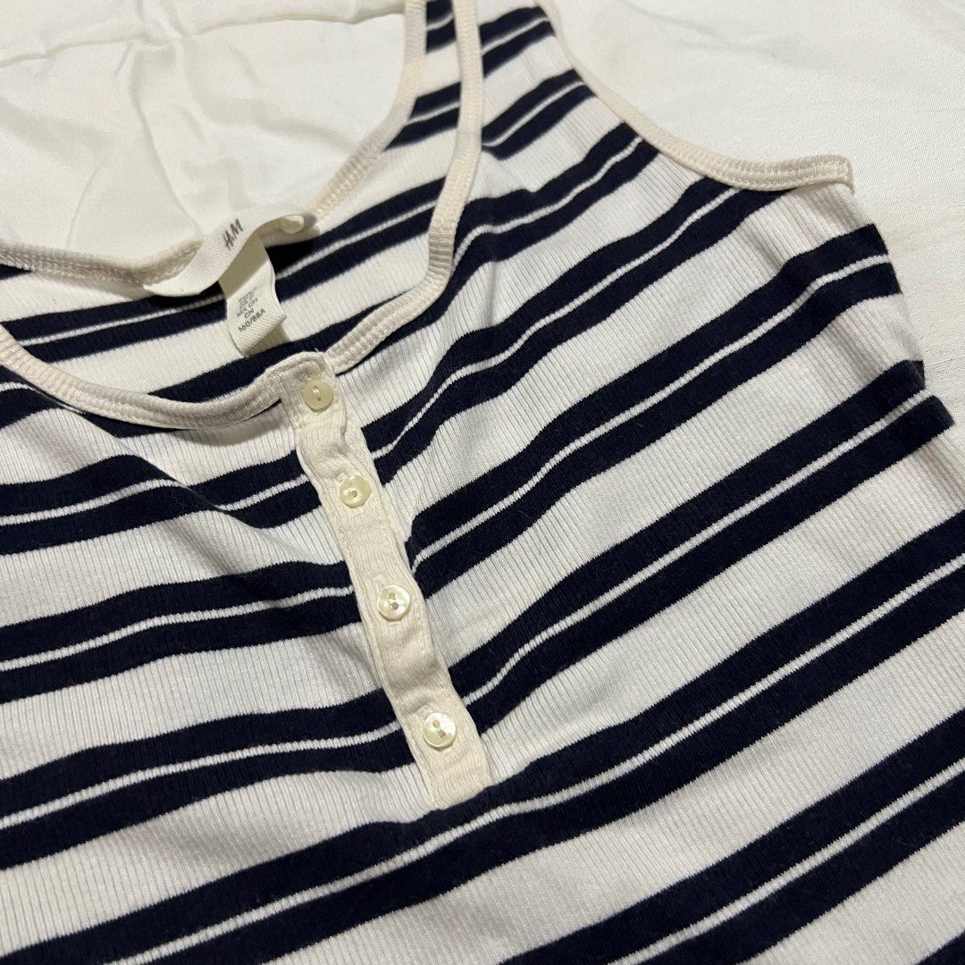 H&M Womens’ Striped Tank Top (Category: Sleeveless) located in Cebu City. Submitted by dogtooth435 (Listing ID 1397317920, Image 3). Description: only worn once .