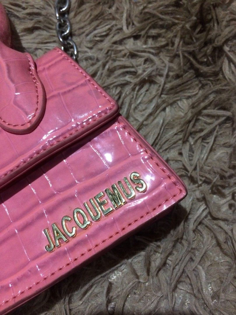 JACQUEMUS LE CHIQUITO CROCODILE LEATHER BAG (Category: Luxury Bags & Wallets) located in Naga. Submitted by mojojojooohitzzz (Listing ID 1397373387, Image 2). Description: Size : small Length: 4.5" Width: 6" Color rate : 10/10 Issue : none Excellent Condition Location : Bicol Naga City MOP: Gcash only ( Payment First ) Courier : J&T Express.