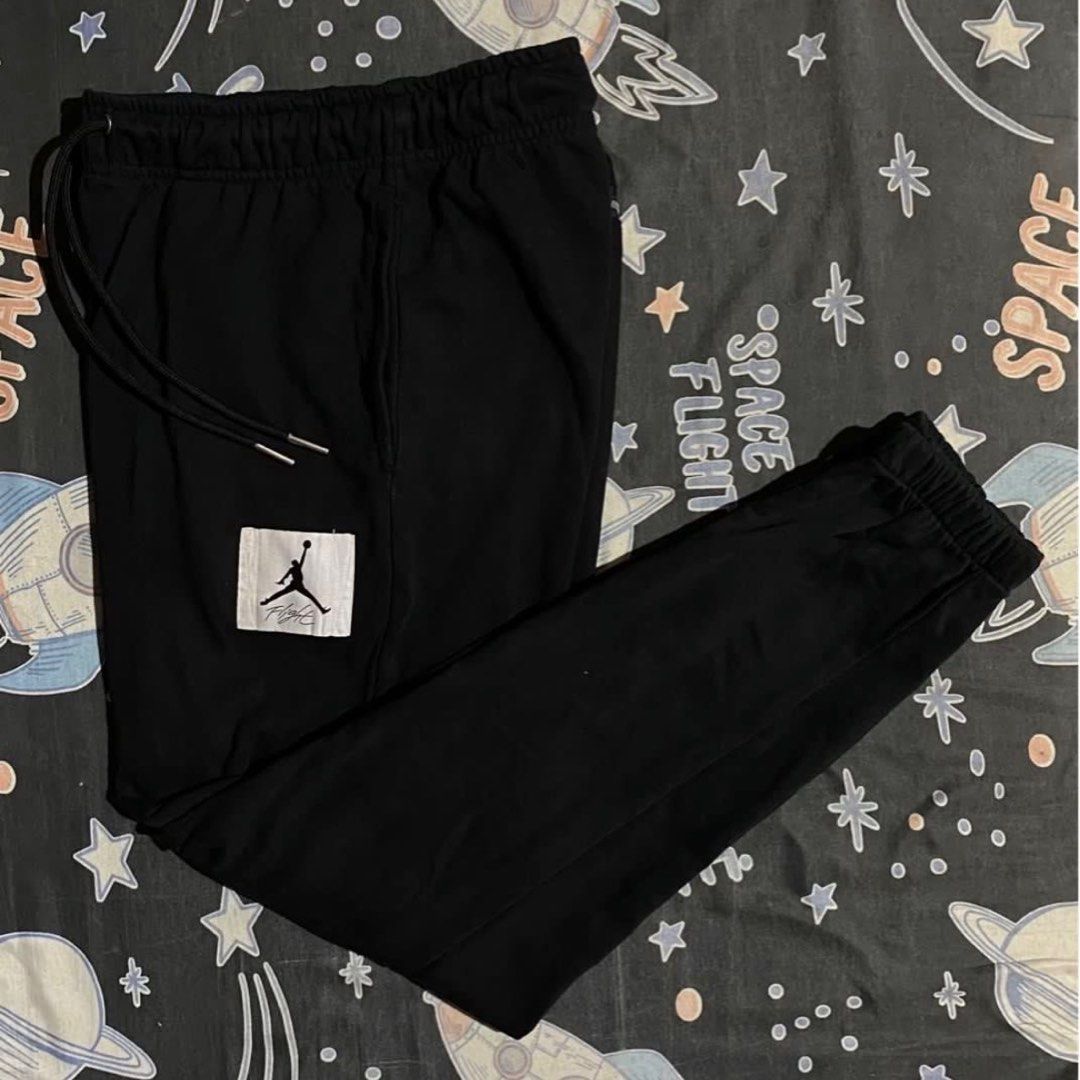 Jordan (Category: Joggers) located in Bulacan. Submitted by Howaboutno (Listing ID 1397328494, Image 2). Description: Men’s Air Jordan Essentials Statement Casual Sports Knit Long Pants/Trousers Autumn Black Patch logo W/ 3 pockets Like new 10/10 color rate Medium on tag AD: W30-36 * L38 I have Small and Medium Size.