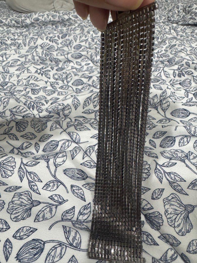 Lovisa (Category: Bracelets) located in Klang. Submitted by aidyka1896 (Listing ID 1397272070, Image 3). Description: saiz besar untuk saya.