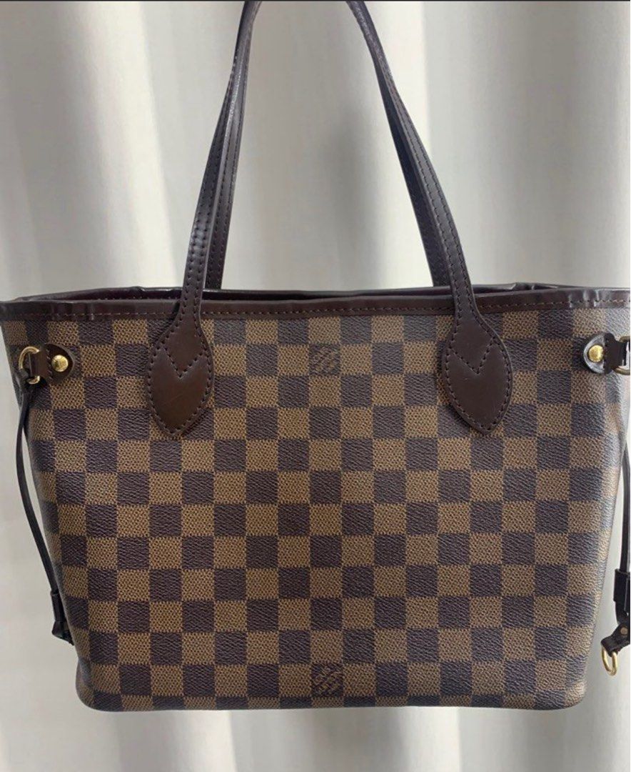 LV NEVERFULL PM (Category: Luxury Bags & Wallets) located in Quezon City. Submitted by prelovedsaleitems (Listing ID 1397403669, Image 1). Description: BAG ONLY NO POUCH VINTAGE JAPAN.