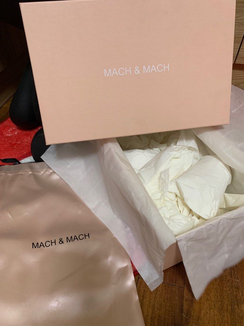 Mach & Mach Shoe Box (Category: Sneakers & Footwear) located in Pasay City. Submitted by slashed (Listing ID 1397296181, Image 3). Description: - Authentic Mach & Mach shoe Box - Includes dust bags BRAND: Mach & Mach DIMENSION LENGTH : 33 cm HEIGHT : 12 cm WIDTH : 21 cm.