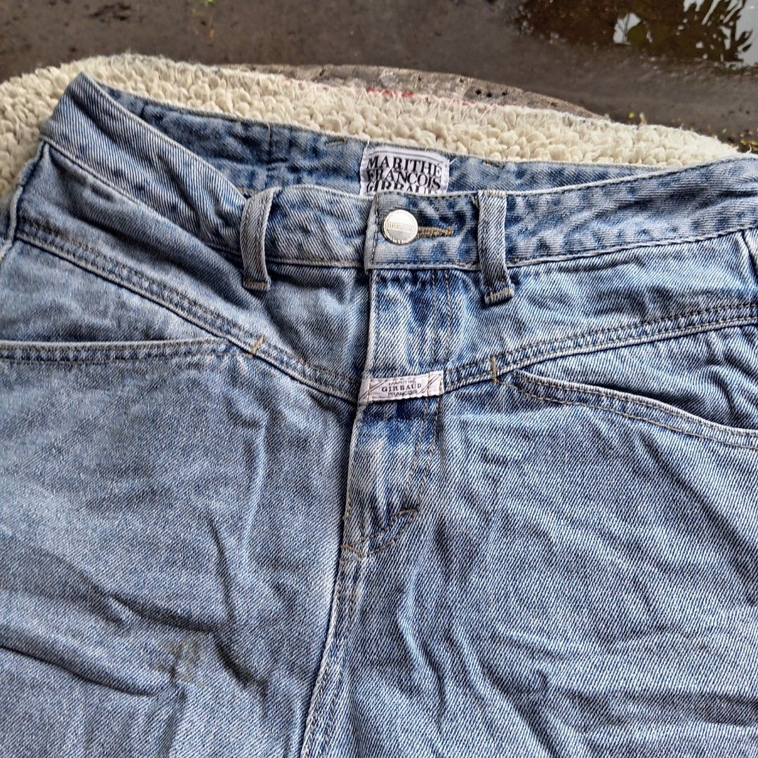 Marithe Francois Girbaud Jeans (Category: Jeans) located in Polomolok. Submitted by instajunk.ph (Listing ID 1397235299, Image 3). Description: - Marithe Francois Girbaud jeans - Light blue color -26 on tah fit 28-29x36 - High-waisted - Button closure - Two back pockets - Brand label - Denim material - Visible stitching.