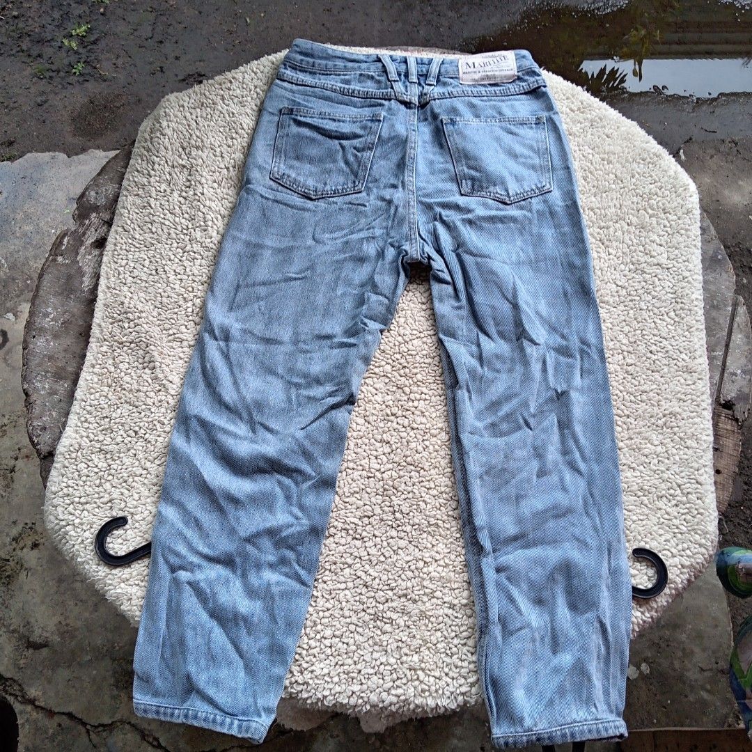 Marithe Francois Girbaud Jeans (Category: Jeans) located in Polomolok. Submitted by instajunk.ph (Listing ID 1397235299, Image 2). Description: - Marithe Francois Girbaud jeans - Light blue color -26 on tah fit 28-29x36 - High-waisted - Button closure - Two back pockets - Brand label - Denim material - Visible stitching.