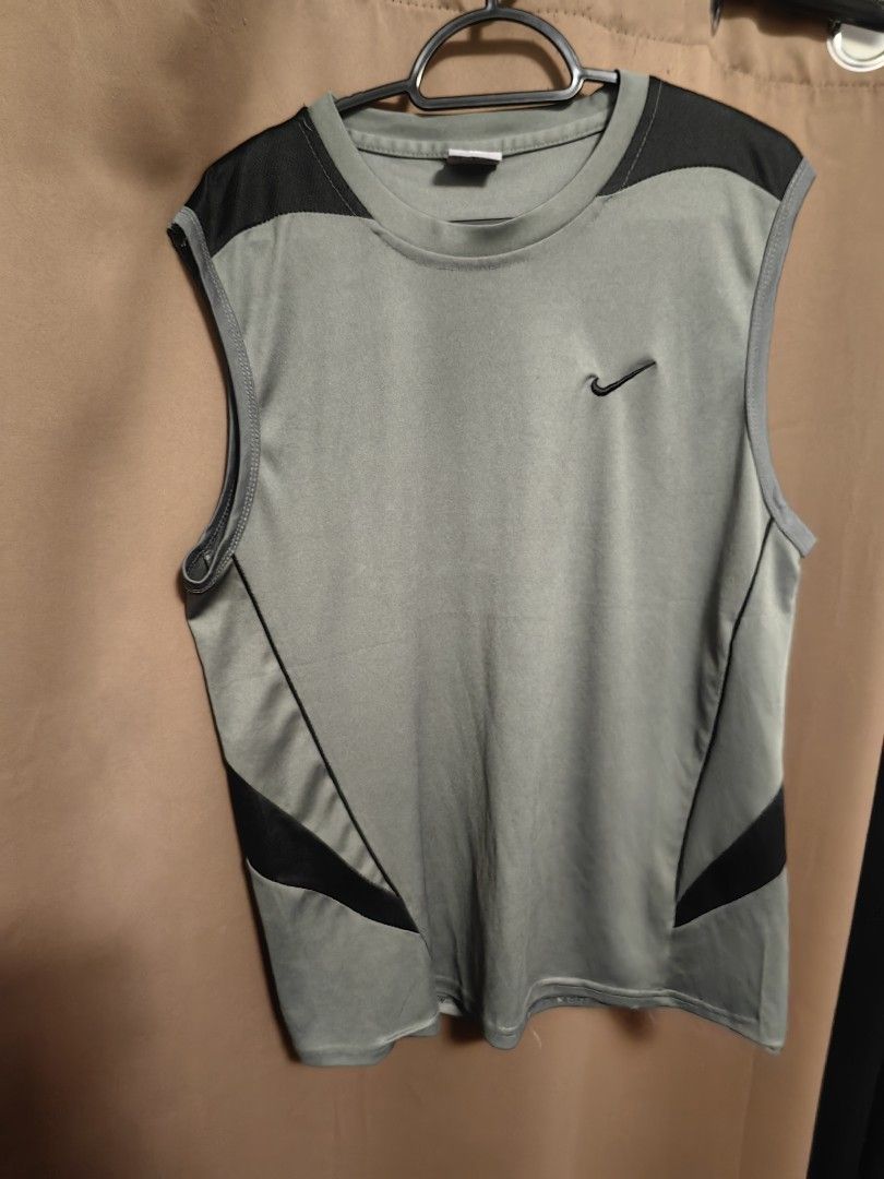 Men Sando Bundle (Category: Activewear) located in Bulacan. Submitted by aemcloset (Listing ID 1397351565, Image 1). Description: 6 pcs for 400 only Medium to XL Drifit and cotton.