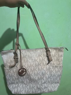 (Category: ) located in . Submitted by thriftstoreph (Listing ID 1397318885, Image 1). Description: .