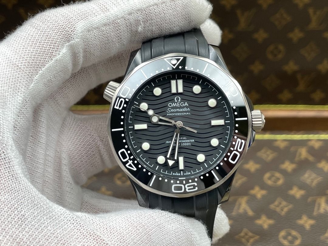 Omega Seamaster 300 Ceramic Titanium Ring Seamaster (Category: Men's Watches) located in Pasig City. Submitted by wisefalcon6199 (Listing ID 1397282940, Image 2). Description: .