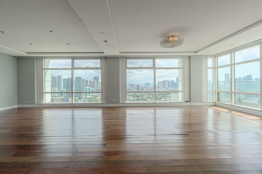 One Roxas Triangle, Makati: 3BR Unit for Sale! (Category: Apartments & Condos) located in Makati City. Submitted by aira.realestateph (Listing ID 1397310328, Image 2). Description: ⚜️ 3BR Unit in One Roxas Triangle, Makati! FOR SALE: ₱ 120,000,000 gross & nego Floor Area: 308 sqm. 3 Bedrooms 3 Toilet & Bath 3 Parking Unfurnished Forbes Tower Clean Title • Unobstructed views of Makati, BGC and Pasig/Mandaluyong • Never been tenanted • Facing East 