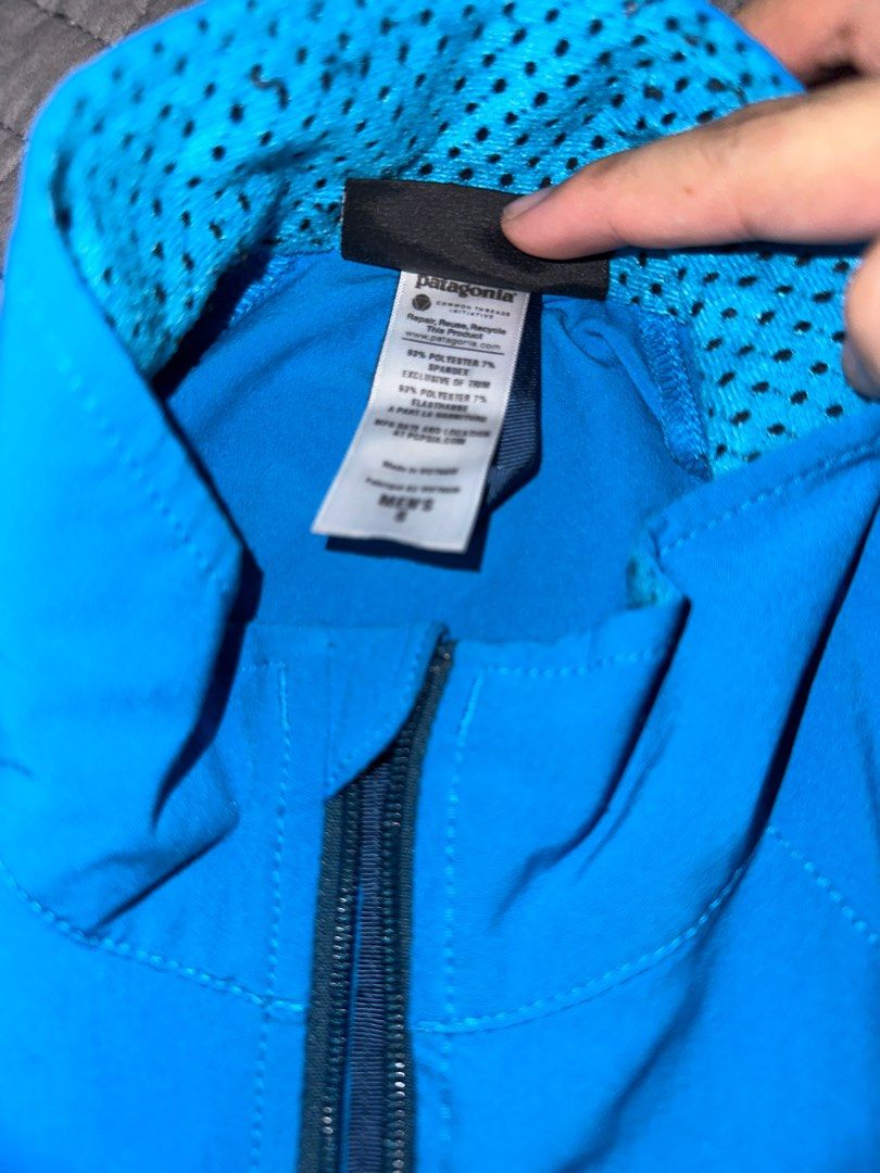 PATAGONIA Traverse Full Zip Lightweight Softshell Light Blue Jacket (Category: Coats, Jackets and Outerwear) located in Las Pinas. Submitted by essentialsbyj (Listing ID 1397302528, Image 2). Description: PATAGONIA Traverse Full Zip Lightweight Softshell Light Blue Jacket 100% authentic Versatile Breathable Lightweight Jacket (ok for light rain) Size: Small Dimensions: 21W x 26L Retail price: $100+ Excellent condition Issues: slightly fading refl