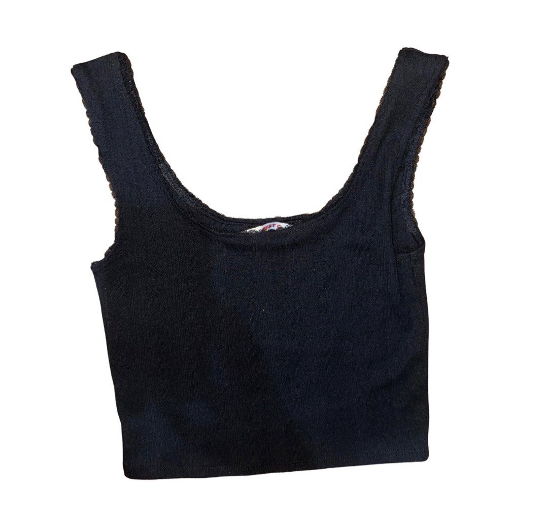 Pointelle Lace tank top (Category: Sleeveless) located in Davao. Submitted by bubbytea.closet (Listing ID 1397391957, Image 1). Description: .