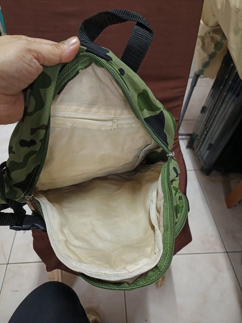 Pre-loved toddlers backpack (Category: Backpacks) located in Pasay City. Submitted by khim1202ma07307 (Listing ID 1397272129, Image 3). Description: Pre-loved toddlers backpack.