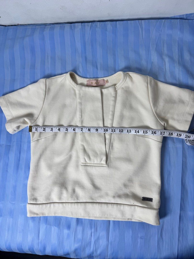 RAF coords size XS (Category: Sets or Coordinates) located in Calamba. Submitted by zarahzion (Listing ID 1397300703, Image 3). Description: RAF SOLD AS SET TOP & Shorts size XS USED.