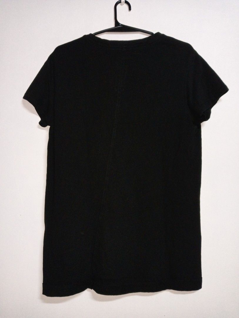 RICK OWENS DRKSHDW SHORT SLEEVE (Category: Shirts) located in Manila. Submitted by c4pybr (Listing ID 1397392988, Image 2). Description: 600 SHIPPED TILL JANUARY 31 : CUT WASHTAG L - 25 CHEST - 18 SLEEVE - 5.5 HEM - 20.