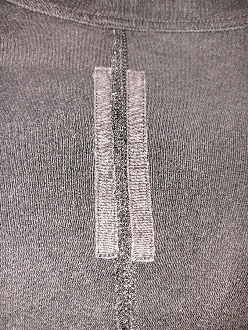 RICK OWENS DRKSHDW SHORT SLEEVE (Category: Shirts) located in Manila. Submitted by c4pybr (Listing ID 1397392988, Image 3). Description: 600 SHIPPED TILL JANUARY 31 : CUT WASHTAG L - 25 CHEST - 18 SLEEVE - 5.5 HEM - 20.