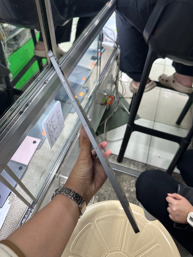 Samsung Tab S9 FE Plus 5G 8/128gb No Issue (Category: Android) located in San Juan City. Submitted by aynaagadgets (Listing ID 1397270522, Image 2). Description: OCTOBER 2025 STALL #: XB-07 FOR SALE | TRADE / SWAP PASS SA MGA SCAMMERS / THIRD PARTY (RFS: Buy and Sell) SAMSUNG TAB S9 FE PLUS 5G 8/128GB ⬇️DETAILS⬇️ •8/128 GB (Other storage is also available) •Cellular (Other Variant is still available but may vary) •Gray (Other color is also availa