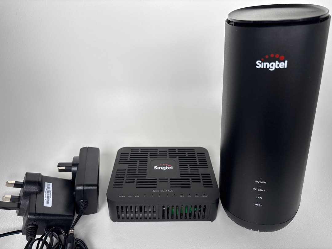 Singtel Optical Network Router Set, Computers & Tech, Parts ...