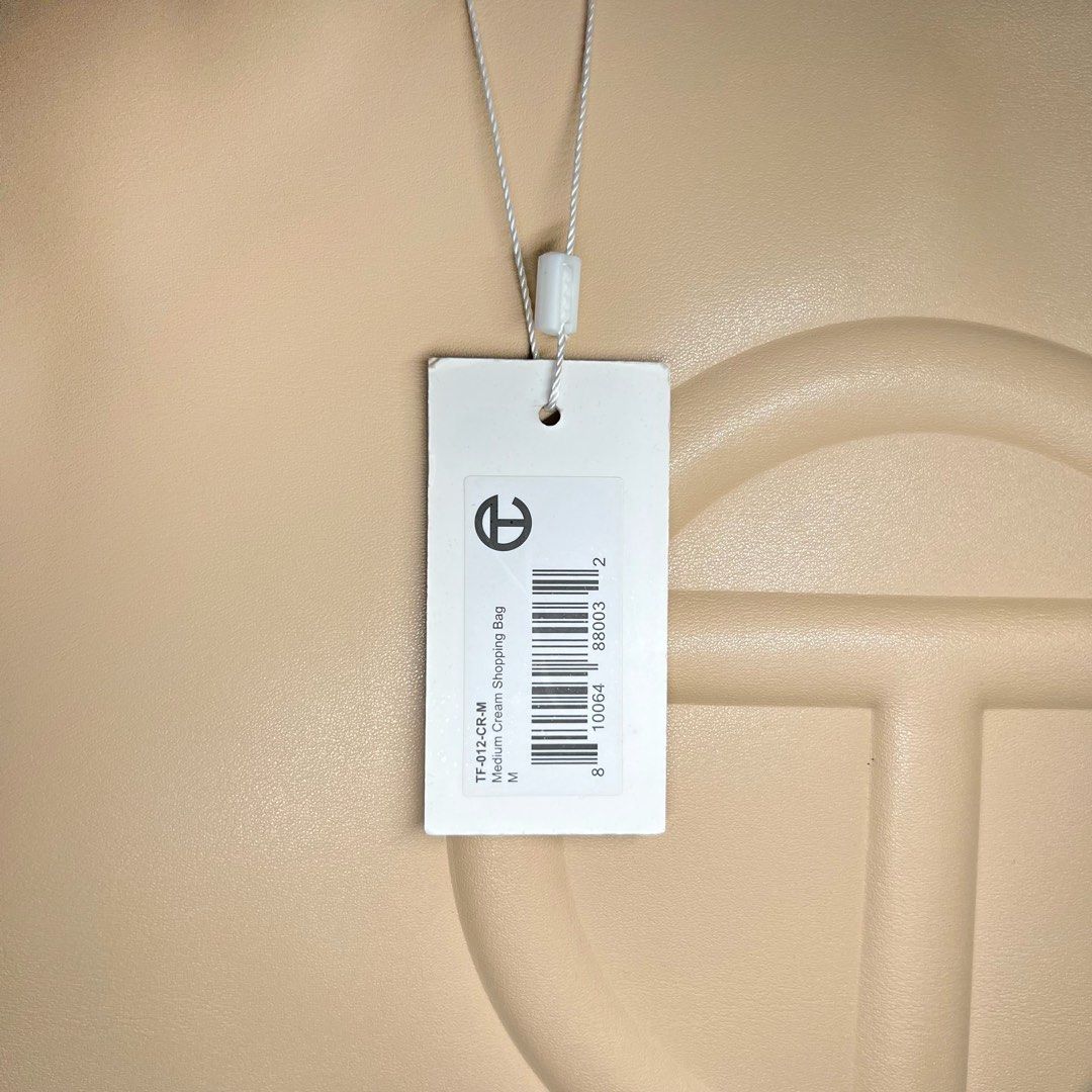 Telfar Shopper Bag Medium (Cream) (Category: Luxury Bags & Wallets) located in Makati City. Submitted by cp0613 (Listing ID 1397221361, Image 3). Description: SRP US$202 never used!.