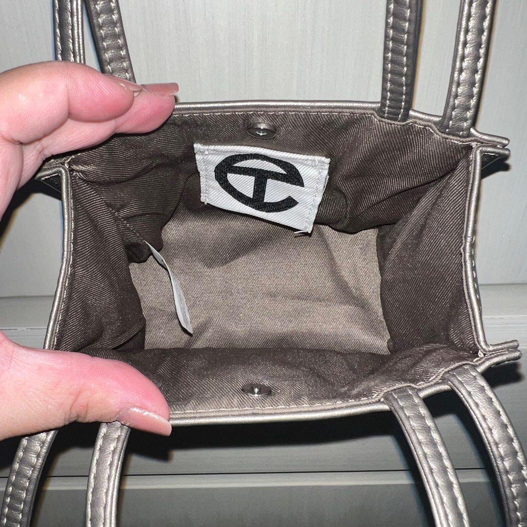 Telfar Shopper Bag Small (Bronze) (Category: Luxury Bags & Wallets) located in Makati City. Submitted by cp0613 (Listing ID 1397221265, Image 3). Description: SRP US$150 never used!.