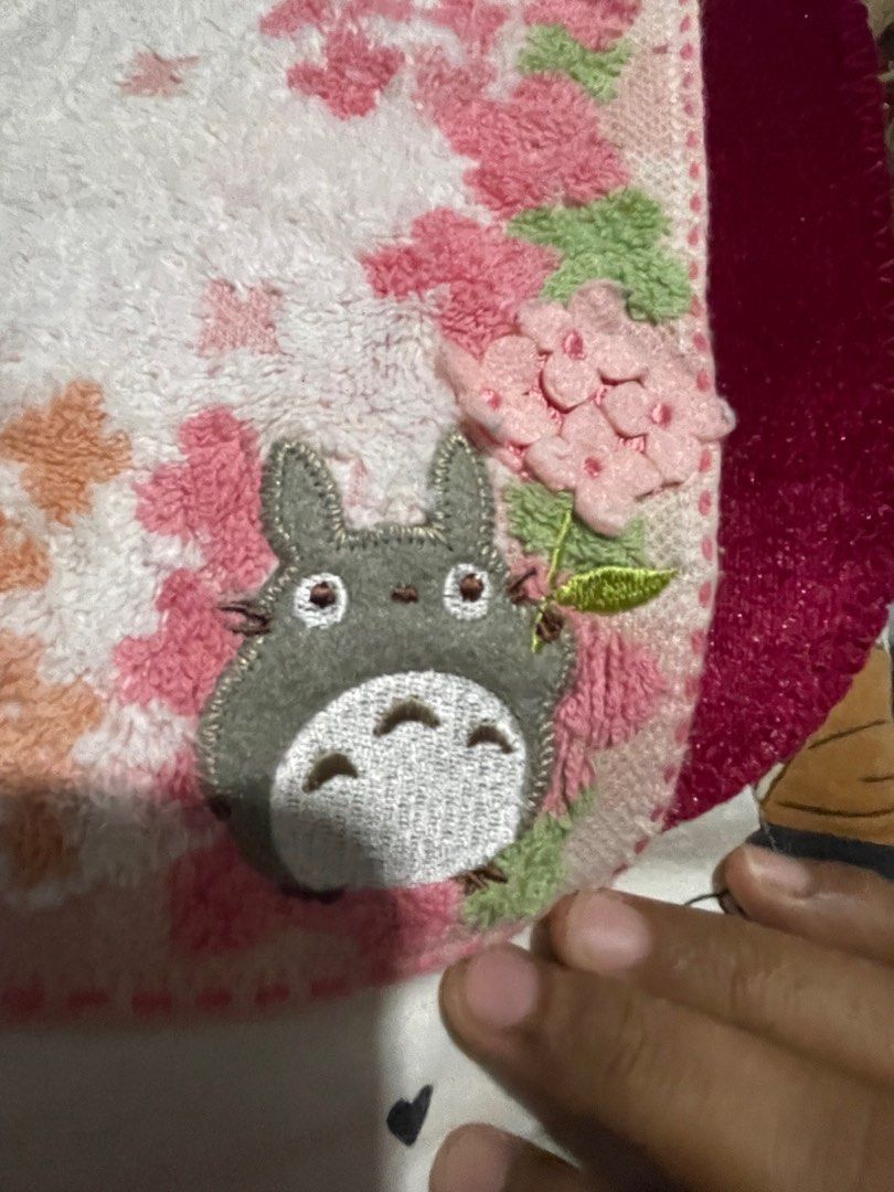 totoro hand/face towel (Category: Towels, Napkins & Holders) located in Muntinlupa City. Submitted by joanofarc1013 (Listing ID 1397225959, Image 3). Description: in very good condition japan auction source.