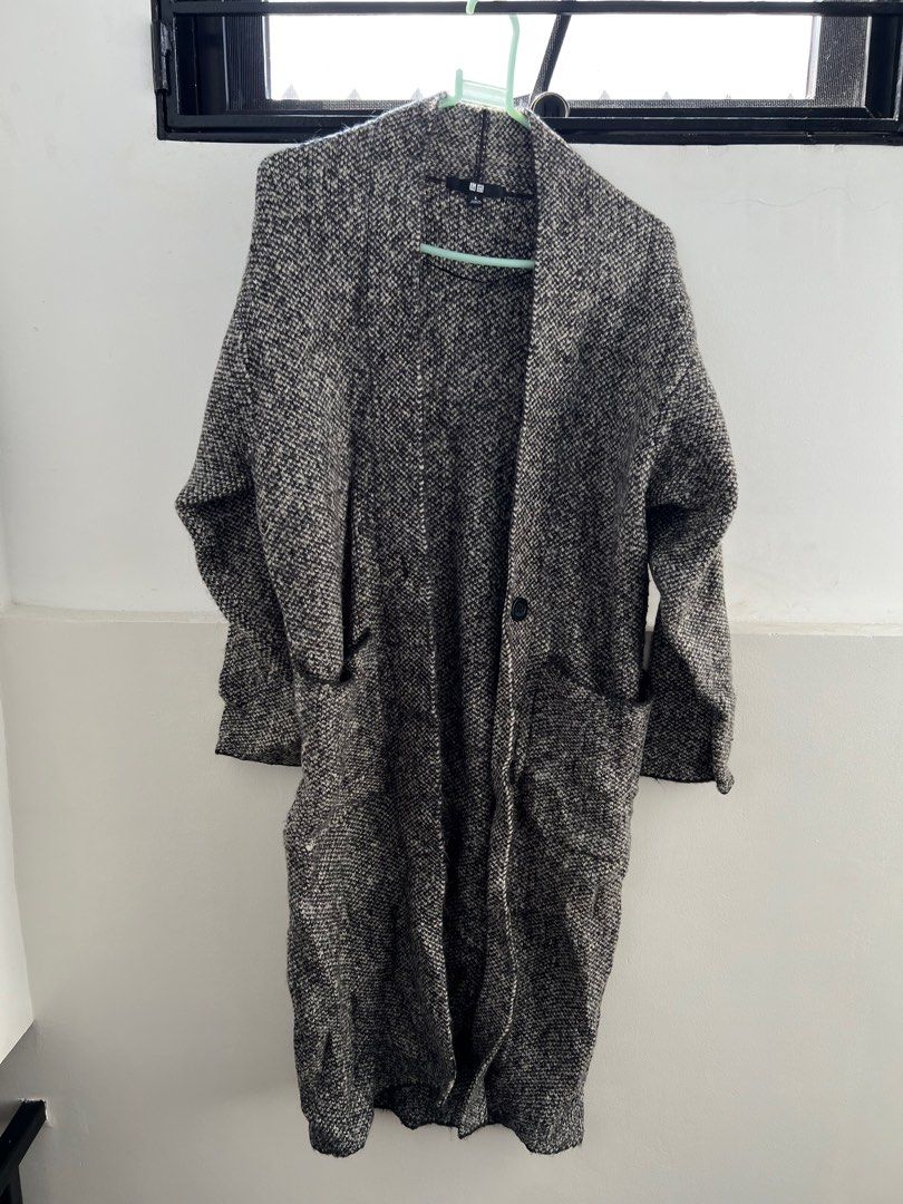 Uniqlo Knitted Long Coat (Category: Coats, Jackets and Outerwear) located in Marikina City. Submitted by bycathylee (Listing ID 1397233394, Image 3). Description: Uniqlo long coat Size: S Color: Gray speckled Closure: Single button Pockets: Two front pockets Used only once RFS: decluttering.