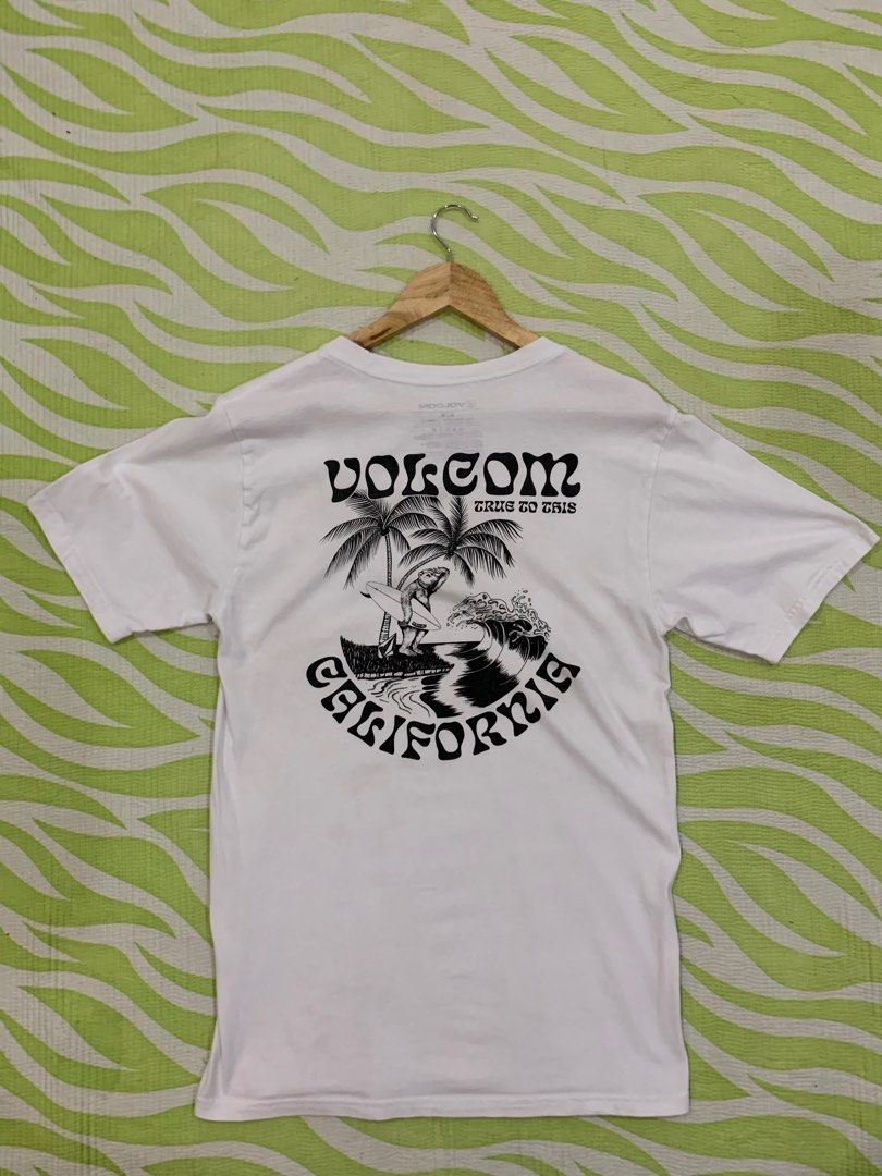 Valcom (Category: Tshirts & Polo Shirts) located in Baling. Submitted by 404store (Listing ID 1397390697, Image 3). Description: Valcom Pit 18 Labuh 28.