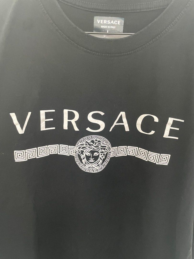 Versace (Category: Activewear) located in Petaling Jaya. Submitted by makar_thrift (Listing ID 1397296583, Image 3). Description: Pit 21 labuh 26 Condition hitam pekat lagi.