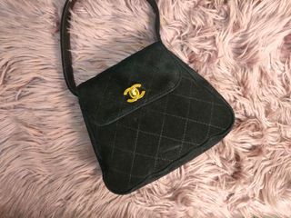 (Category: ) located in . Submitted by 4bypreloved (Listing ID 1367210309, Image 1). Description: .