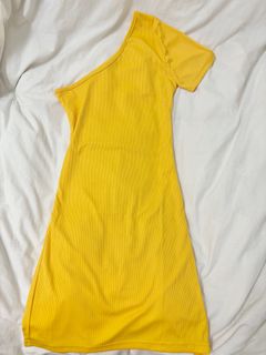 黃色單肩連衣裙64205028814211110