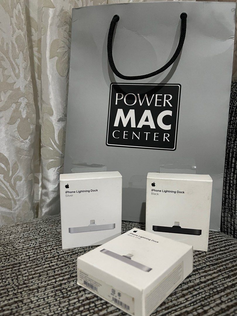 Apple iPhone Lightning Dock (Category: Chargers & Cables) located in Las Pinas. Submitted by epitome.mnl (Listing ID 1401643795, Image 1). Description: 💎Brand New in box with sticker price tag and paper bag 💎Avail in Space Gray and Silver 💎SRP 3490 each, Now 999 each 💎From apple store 💎All items 100% original 📌MOP GCASH or BDO 📌SF Shouldered by the buyer 📌Lalamove/Grab Express 📌Gogo Express Courier 80-160 📌Meetup/Pickup: Imus/Las Pinas/