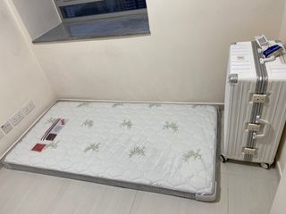 （分類：）位於 。 由 alia.winkel 提交（商品編號 1401539379，圖片 1）。簡介： 。